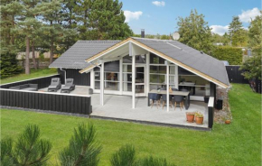 Stunning Home In Væggerløse With Kitchen